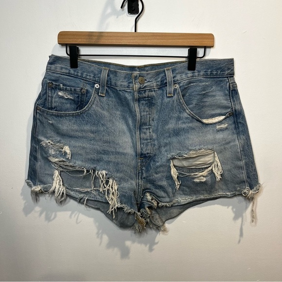 Levi's Pants - Women’s | Levi’s Jean Shorts | Size 32